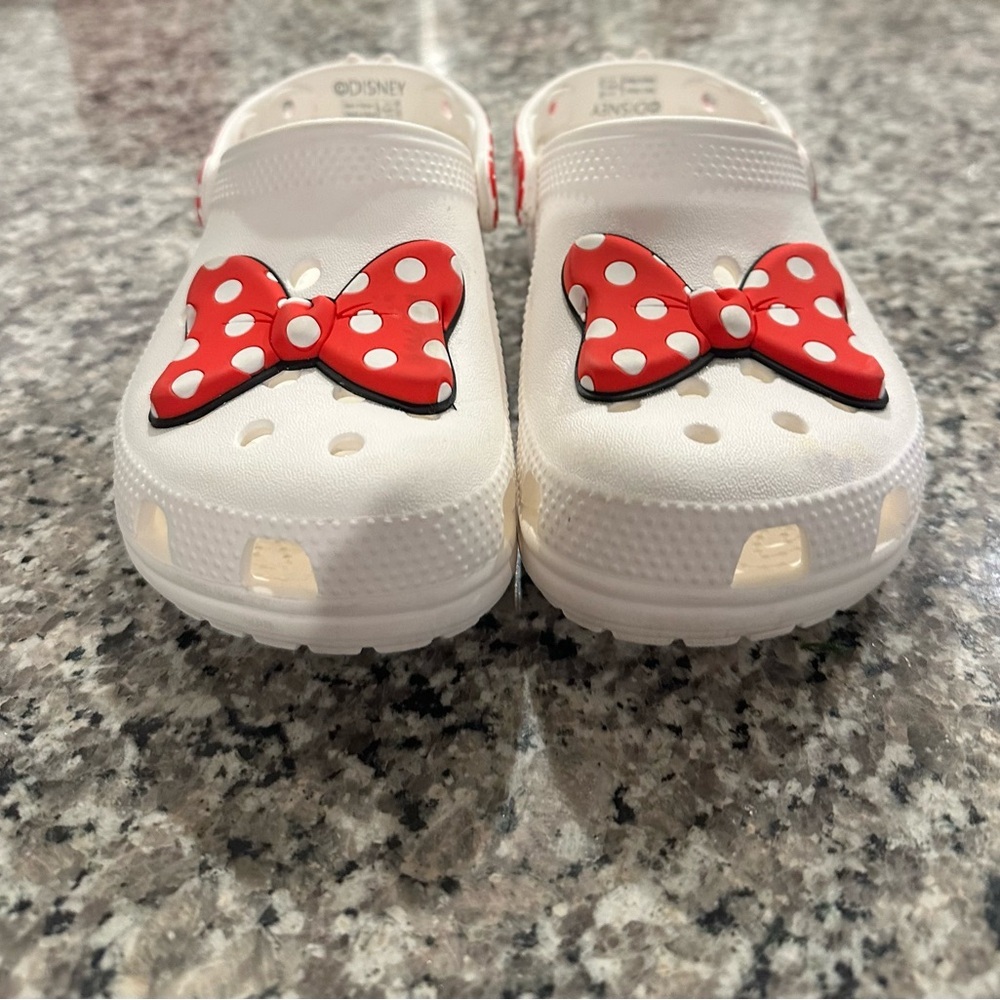NWT Crocs Disney Minnie Mouse Kids Size C 13C Clog Polka Dot Bow White Red